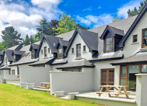 Old Court Holiday Homes 3 Bed - Sleeps 6